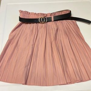 Pink pleated skirt